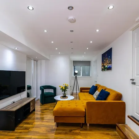 Chic 2-Bedroom Retreat In The Heart Of Westminster